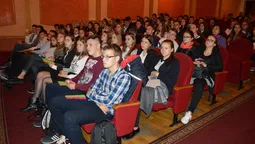 "Наркомани довго не живуть", – луцькі школярі побували на антинаркотичному ток-шоу (фоторепортаж)