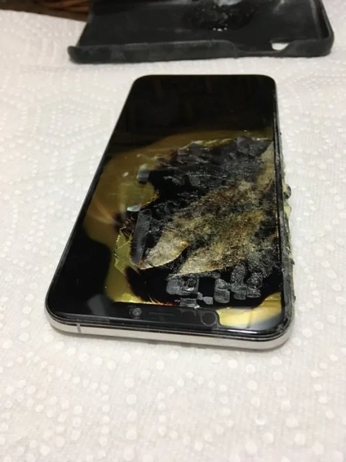 У США в чоловіка в кишені загорівся iPhone XS Max