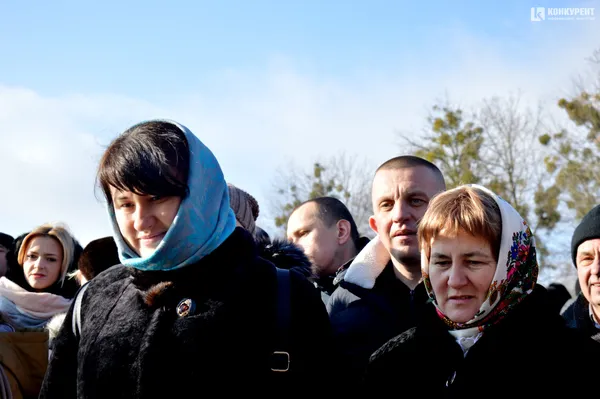 Як лучани на Стиру занурювалися на Водохреща (фото)