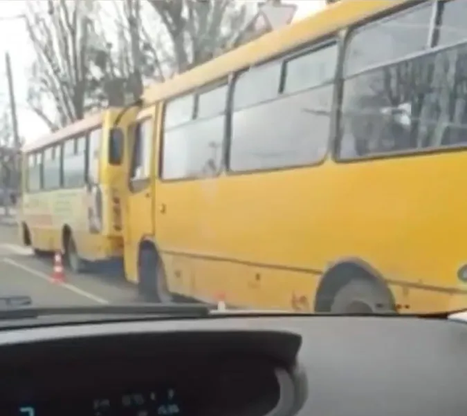 У Луцьку дві маршрутки не поділили дорогу