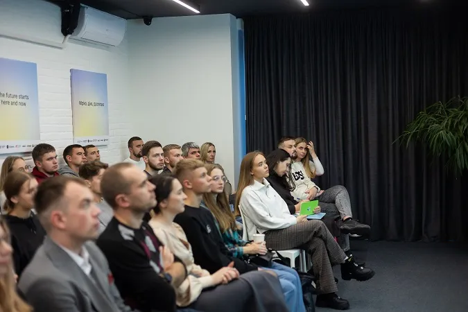 Як чат-боти допомагають бізнесу: поради розробника Владислава Присяжнюка із лекції у центрі Дія.Бізнес в Луцьку