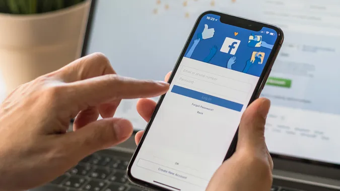 У Facebook користувачі зможуть самі обирати контент у стрічці