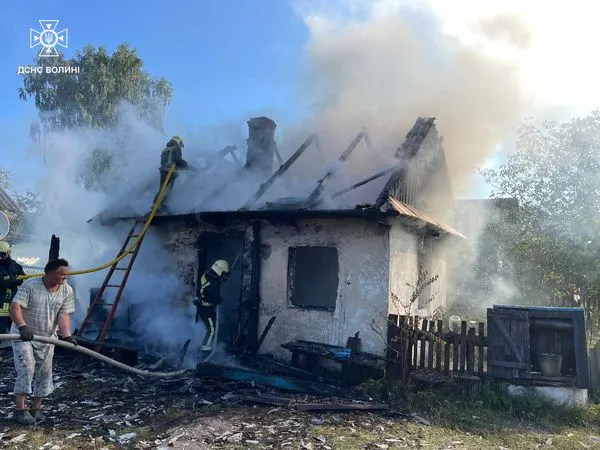 За минулу добу на Волині сталось три пожежі: працювали рятувальники (фото)
