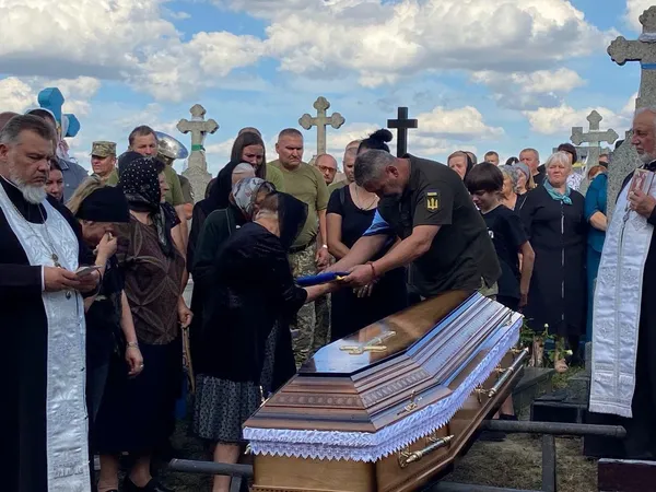 На Волині попрощалися з воїном Вадимом Королюком, який загинув 5 місяців тому (фото)