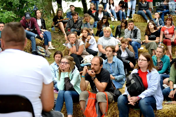 Щирі історії від молодих ветеранів: на «Бандерштаті» виступили нескорені (фото)