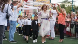 Як відзначили перший дзвоник у Луцькому ліцеї №9 (фото)