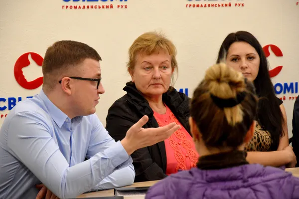 Дофінансувати та розподілити: лучани обурені саботуванням проекту «Округи без депутатів»