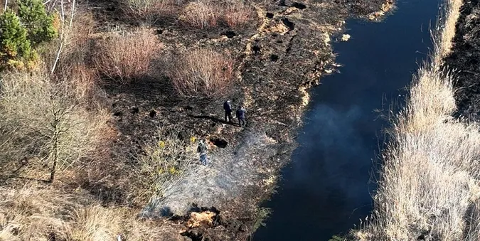 Пожежу побачили з дрона: на Волині горить торфовище (фото)