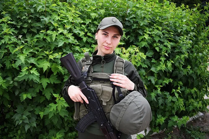 «Мені це в кайф»: мама трьох дітей з декрету повернулася на службу до луцької Нацгвардії
