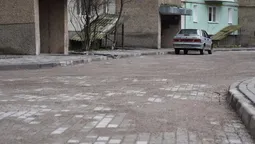 У Луцьку на Соборності відремонтували двір (фото)