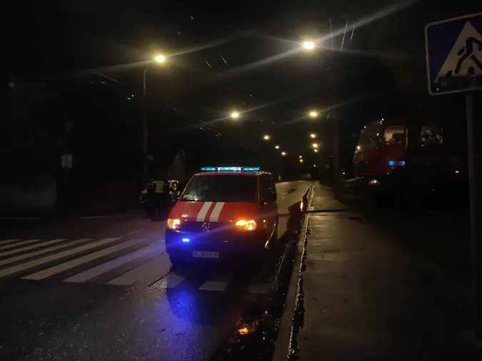 У Луцьку на Гнідавській горіла господарська споруда: є постраждалі (фото, відео)