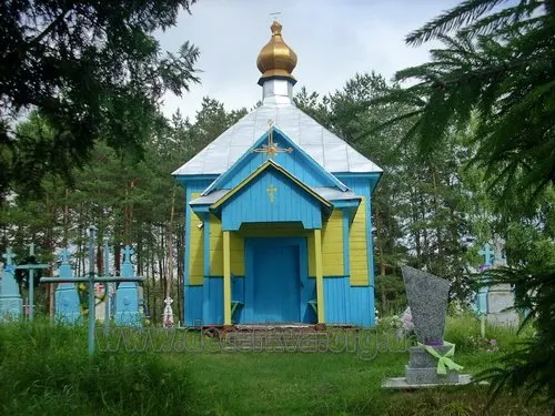 200-річна дерев'яна церква на Волині «дожила» до наших днів (архівне + сучасне фото)