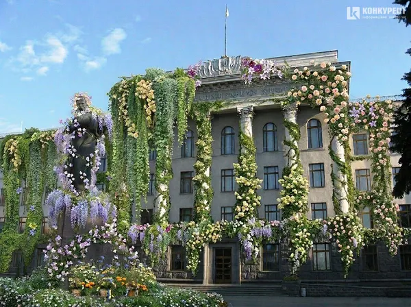 Головний корпус ВНУ