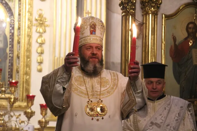 Служба та освячення кошиків: у луцькому соборі відзначили Великдень (фото)