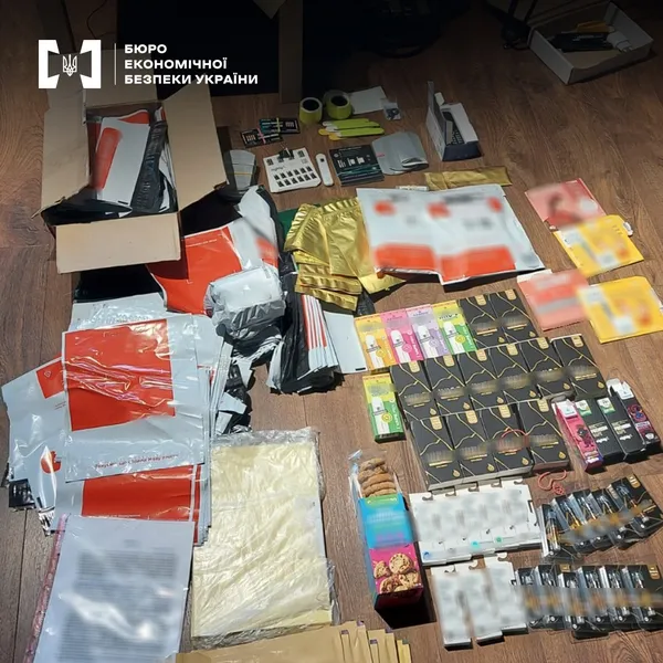 Наркобізнес в соцмережах: на Волині продавали електронні сигарети з канабісом (фото)