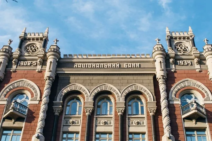 Нацбанк України пом'якшує чергові валютні обмеження
