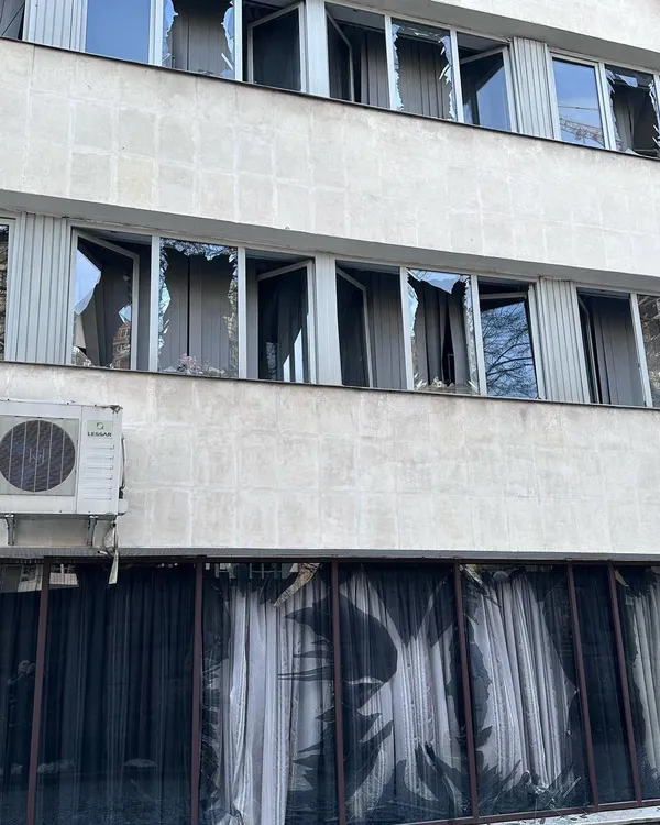 Російська ракета влучила у готель в центрі Києва (фото)
