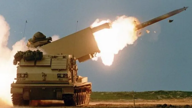 Британія передасть Україні ракетні системи залпового вогню MLRS
