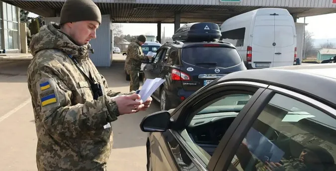 Щодня близько 6 тисяч чоловіків призовного віку виїжджають з України, – ДПСУ