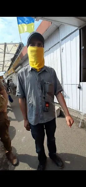 На Старому ринку муніципалам погрожували гранатою (фото, відео)