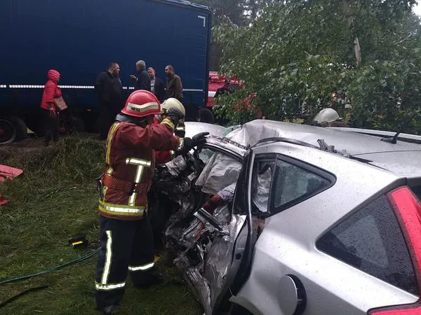 У моторошній аварії на Рівненщині загинув 36-річний волинянин (фото, відео)