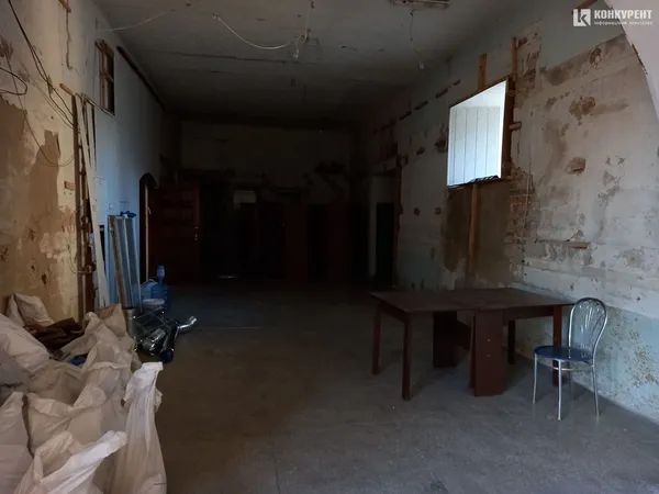 Перший поверх тепер культової будівлі
