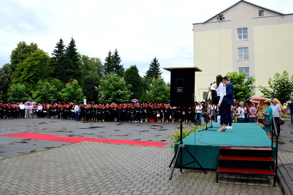 Випускникам-бакалаврам ЛНТУ почесно вручили дипломи (фото)