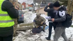 На Волині затримали львів’янина за торгівлю зброєю (фото)