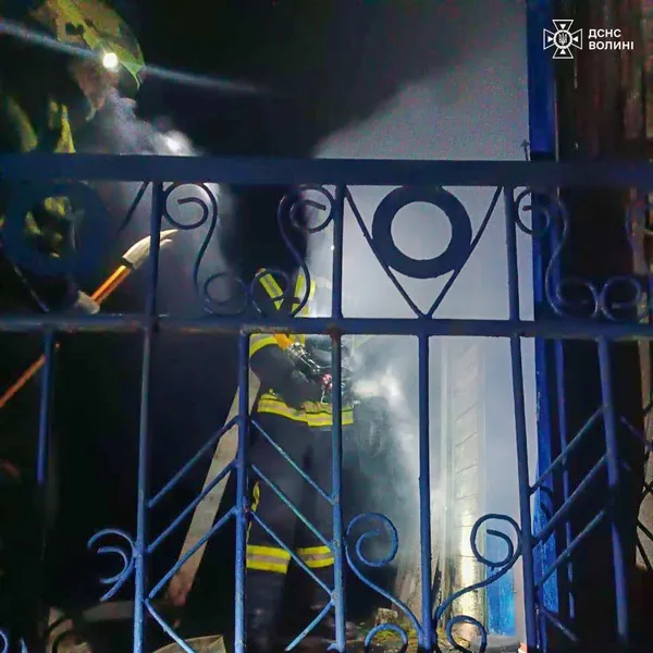 На Волині рятувальники ліквідували пожежі в житловому та дачному будинках (фото)
