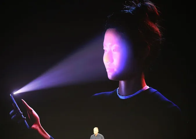 Через збої у роботі Face ID китайці звинувачують Apple в расизмі