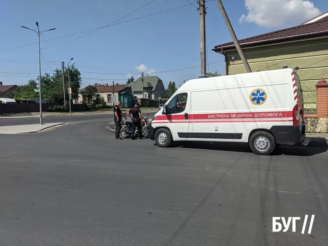 У Володимирі-Волинському зіткнулися бус і мотоцикл (фото)
