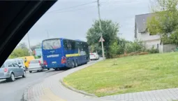 У Луцьку автобус «Автолюкс» третій день блокує рух: що відбувається (фото)