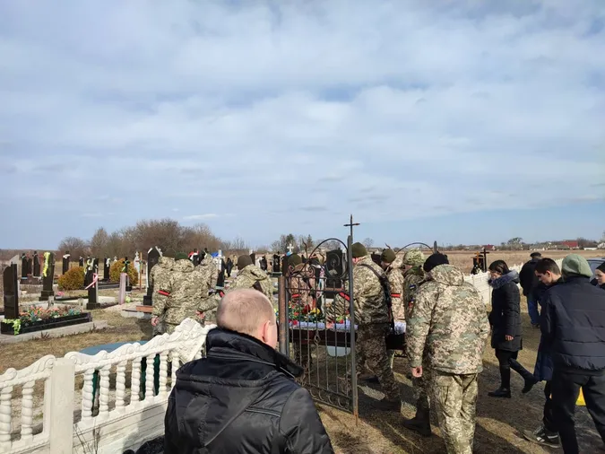 Залишилась дружина і троє дітей: волиняни попрощались з Олександром Пилипчуком (фото)