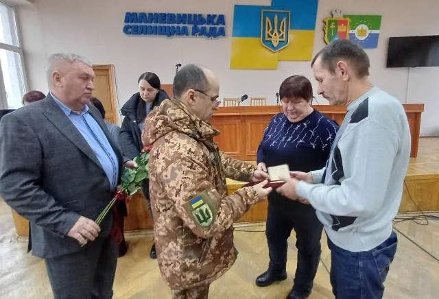 На Волині рідним загиблих воїнів вручили ордени «За мужність» (фото)
