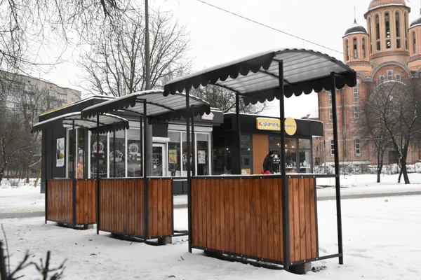 У кількох мікрорайонах Луцька встановили торгові ятки (фото)