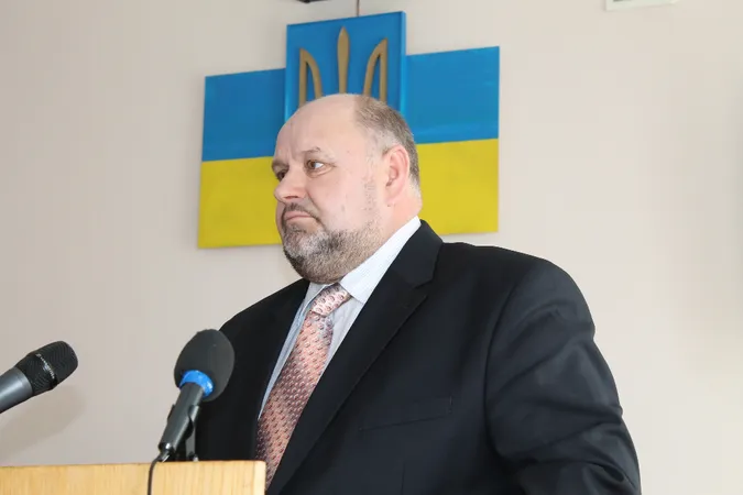 Затриманого на хабарі голову Любомльської РДА звільнили з посади