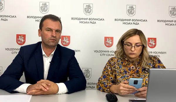 Міський голова Володимира-Волинського Ігор Пальонка під час онлайн-звіту 19 листопада відповідає на питання мешканців