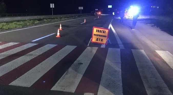 На трасі Луцьк – Рівне Nissan збив на переході пішохода