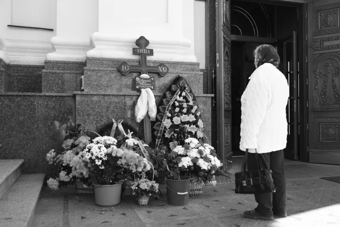 У Луцьку попрощалися із загиблим воїном Русланом Собуцьким (фото, відео)
