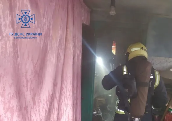 На Волині ледве не згорів будинок (фото, відео)