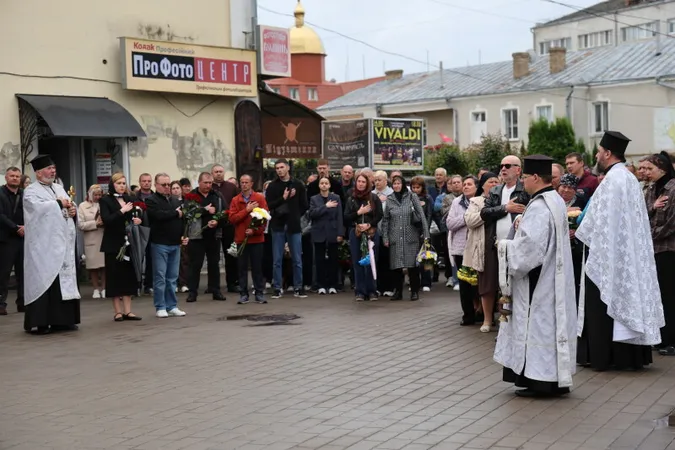 У Луцьку в останню дорогу провели Героя Валерія Васейчука (фото)