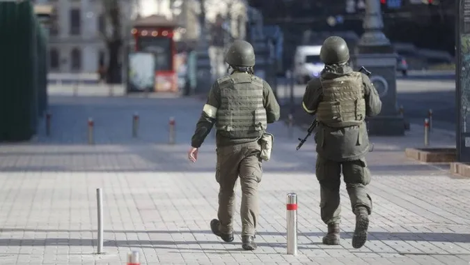 Скасовувати комендантську годину в регіонах, де нема бойових дій, не будуть