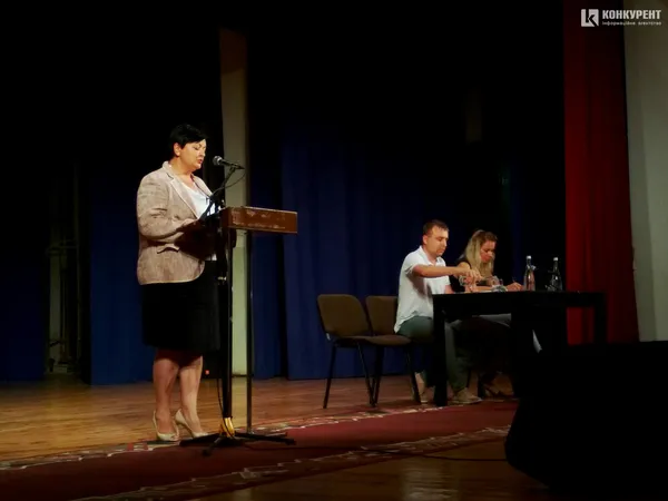 Що запитували лучани на громадських слуханнях по смороду (фото)