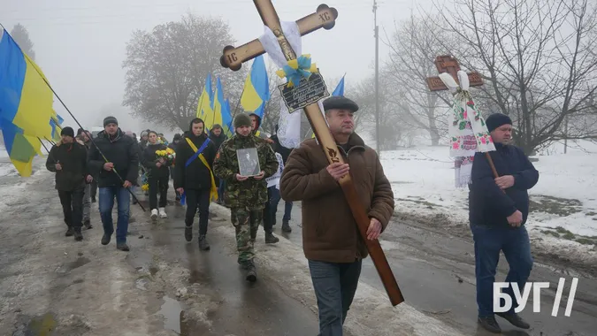 На Волині в останню путь провели загиблого на війні Героя Дмитра Катана (відео)