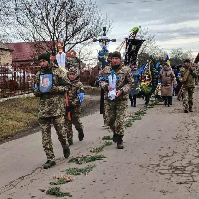 На Волині попрощалися з воїном Віталієм Шарапановським (фото)