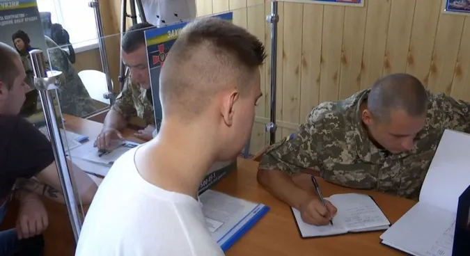 Прийшла повістка: луцький юрист розповів, що робити (відео)