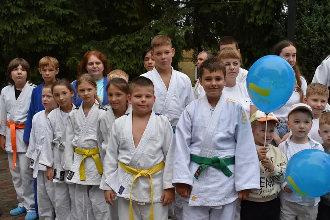 У Луцьку урочисто підняли Олімпійський прапор (фото)