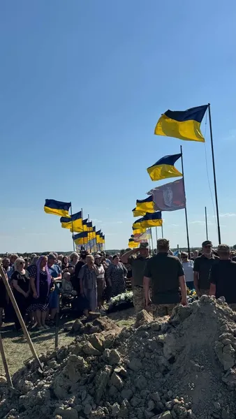 На Волині в останню дорогу провели Героїв Юрія Джуля та Василя Шилюка (фото)