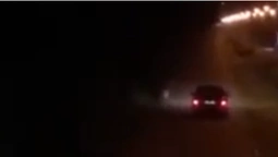 У Луцьку автомобіль роз‘їжджав алеєю парку