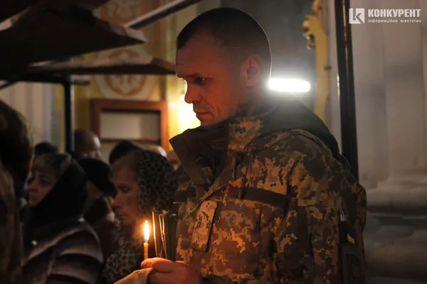 «Був доброю душею»: у  Луцьку попрощалися із воїном Юрієм Сапожником (фото, відео)